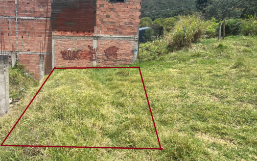 Lote disponible para venta.